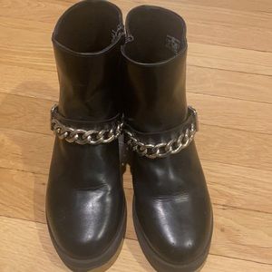 Zara Girls Ankle Boots With Chain Blk Sz 3 1/2